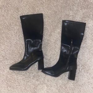 Cute under the knee boots !